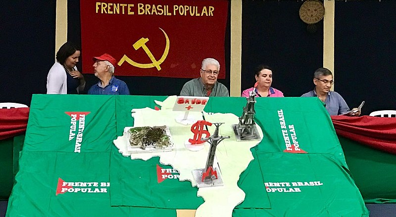 Requião esteve em atividade da Jornada de Lutas em defesa das empresas públicas, organizada em âmbito nacional pela Frente Brasil Popular