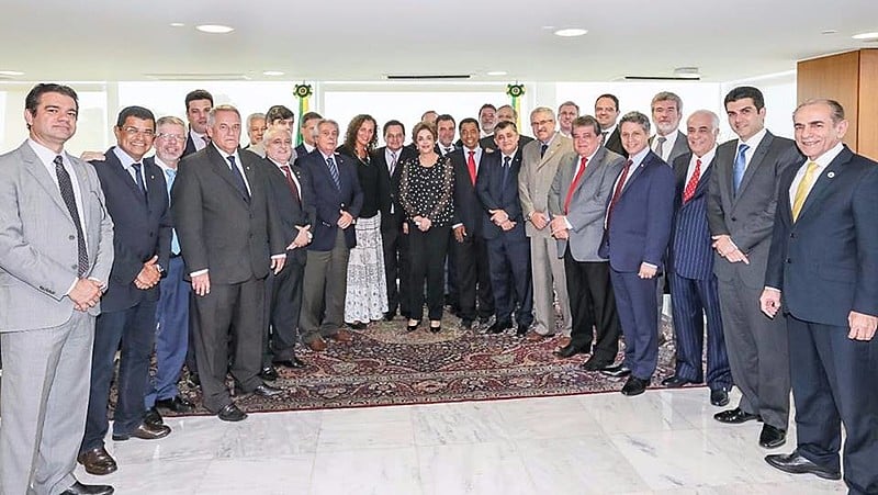 Reunião contou com PMDB, PR, PSD, PDT, PTB, PROS, PHS, PTN, PT, PCdoB, PSOL, Rede, PSB e PTdoB