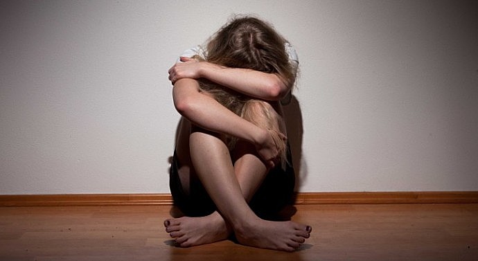 “Pra abrir as pernas e dar o rabo pra um cara tu tem maturidade, tu é autossuficiente, e pra assumir uma criança tu não tem?”, disse o promotor à garota, que foi abusada pelo pai e conseguiu na Justiça o direito de fazer um aborto