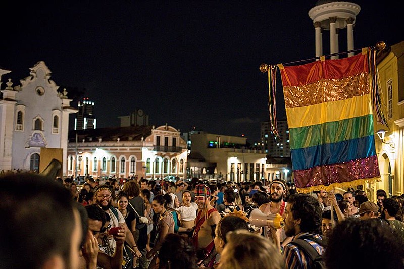 Saí do Armário e Me Dei Bem é exemplo de grupo que une militância com cultura popular