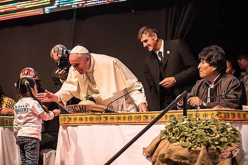 Papa Francisco no segundo encontro com movimentos populares na Bolívia, em 2015