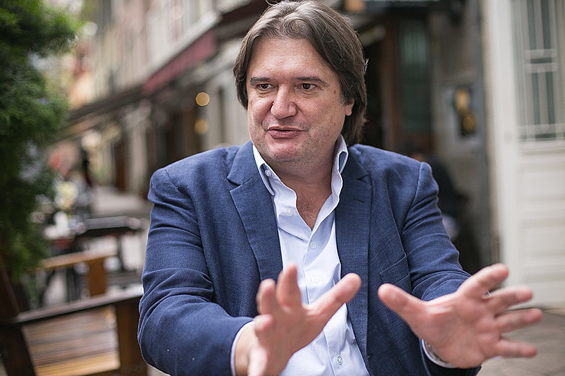 Pedro Serrano é autor do livro “Autoritarismo e golpes na América Latina – Breve ensaio sobre a jurisdição e a exceção”