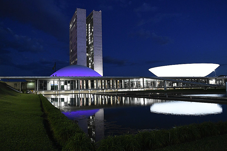 Discussões sobre a reforma são tratadas como urgentes, mas Congresso ainda não criou grupo que prometia agilizar debate