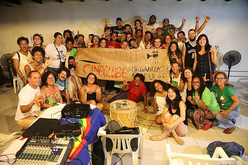 O curso tem se construído na pedagogia da alternância, que intercala o período de convivência na sala de aula com outro no território