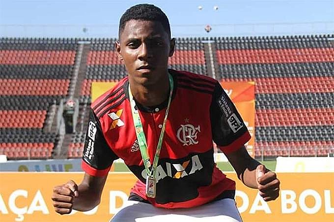 Jonathan Cruz Ventura, atleta de 15 anos, foi transferido em estado grave para o Hospital Pedro II especializado em queimaduras