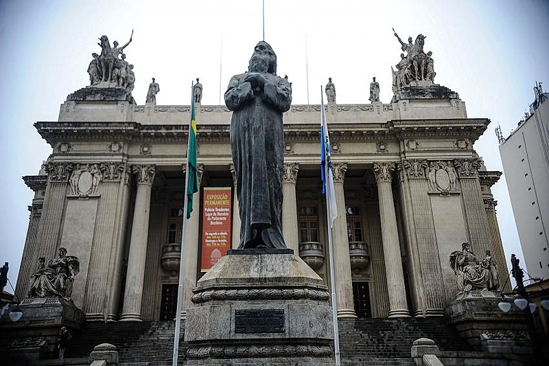Estátua de bronze de Tiradentes