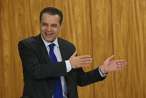 El ministro del Turismo, Henrique Eduardo Alves, renunció este jueves