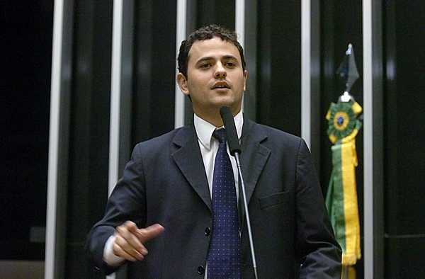 “Eu não acredito na mudança conciliada”, afirma deputado Glauber Braga