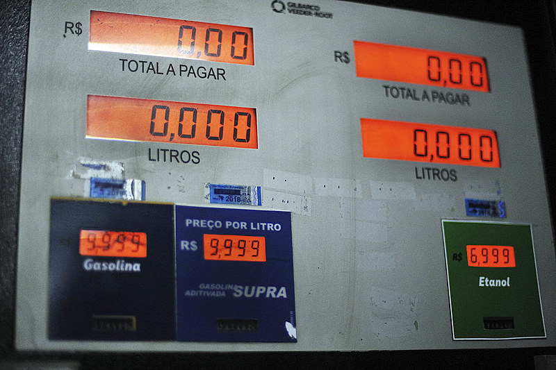 Alta dos combustíveis foi causada pela nova política de preços da Petrobras