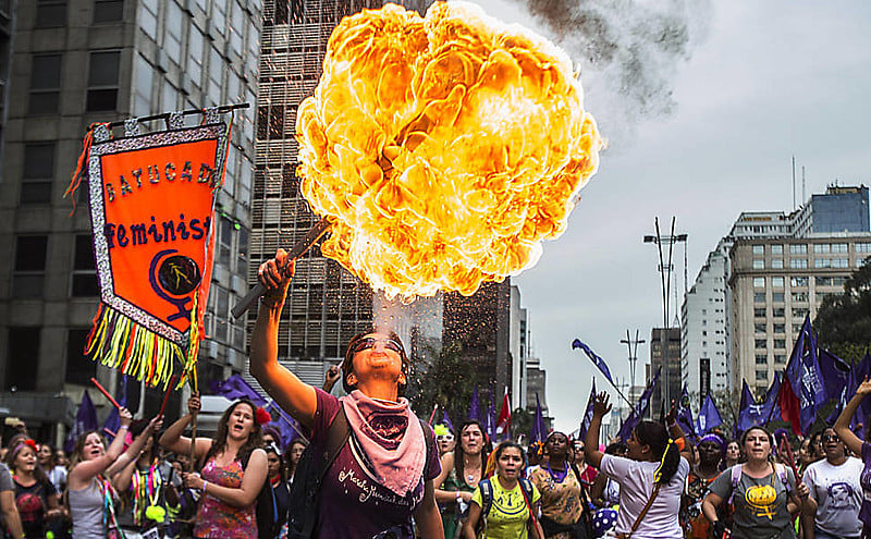 A mídia e a manifestação e reprodução do poder patriarcal sobre o corpo e vida das mulheres é mais uma trincheira de luta feminista.