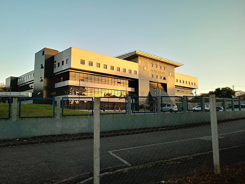 Terreno locado fica em frente à superintendência da Polícia Federal do Paraná