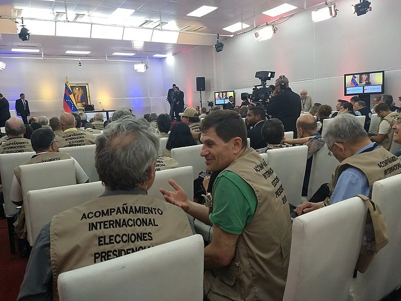 Mais de 200 observadores, de 60 países, vão acompanhar as eleições deste domingo (20)