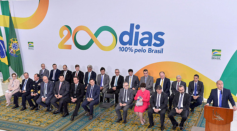 Momento atual do Brasil confunde qualquer analista político
