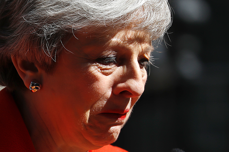 May anunciou sua renúncia nesta sexta-feira (24) durante discurso