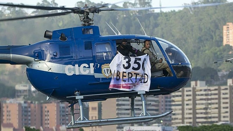 Na última terça-feira (27), opositores do governo de Maduro sequestraram um helicóptero e atacaram sedes de órgãos oficiais em Caracas