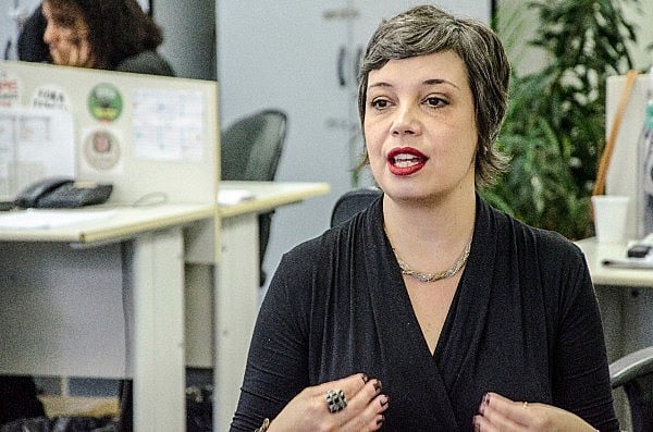 "A Record está cumprindo o papel de porta-voz do pensamento político que ocupa o Palácio do Planalto", analisa Mielli