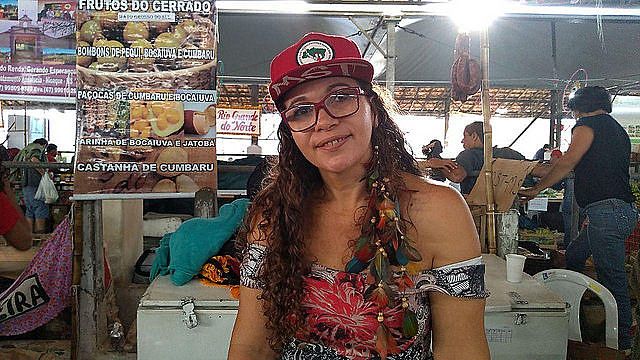 Estuvo 10 años acampada hasta la conquista del asentamiento, hace cuatro años. Hoy, María Alzenir destaca en la Feria de la Reforma Agraria