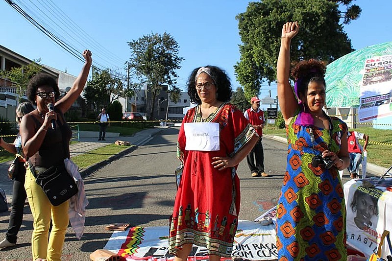 "Bem perto da maturidade, quase a ponto da aposentadoria, me engajei no movimento sindical. Neste campo me dei voz."
