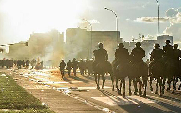 Abusos policiais em manifestação realizada em Brasília em 24 de maio foram um dos focos do debate
