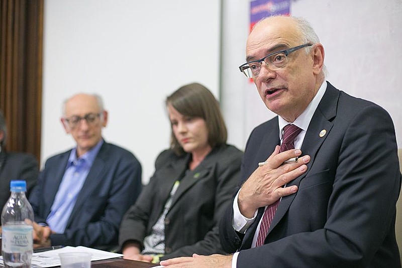Ato discutiu as dificuldades vividas por instituições como a UFRGS, a UFCSPA, o IFSul e o IFRS.
