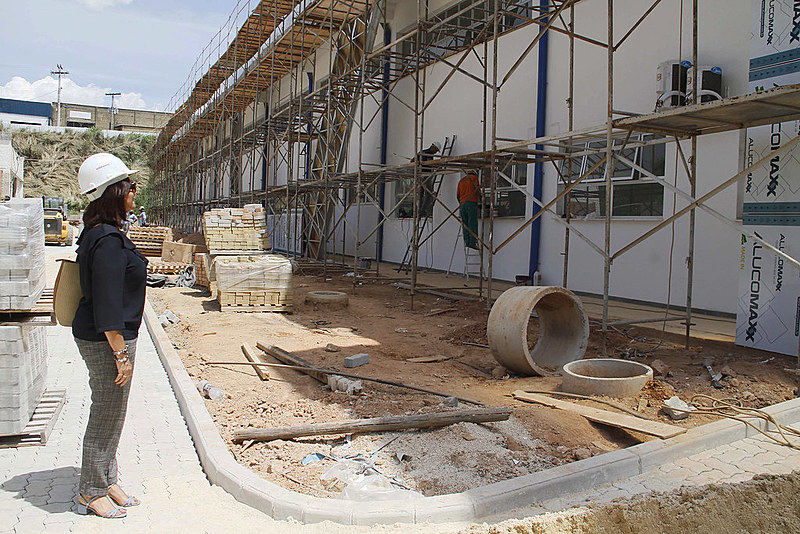 Ideia do poder municipal é pagar uma empresa para construir cinco prédios para Escolas de Tempo Integral e reformar outras duas