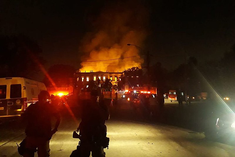 Museu pega fogo no rio de janeiro
