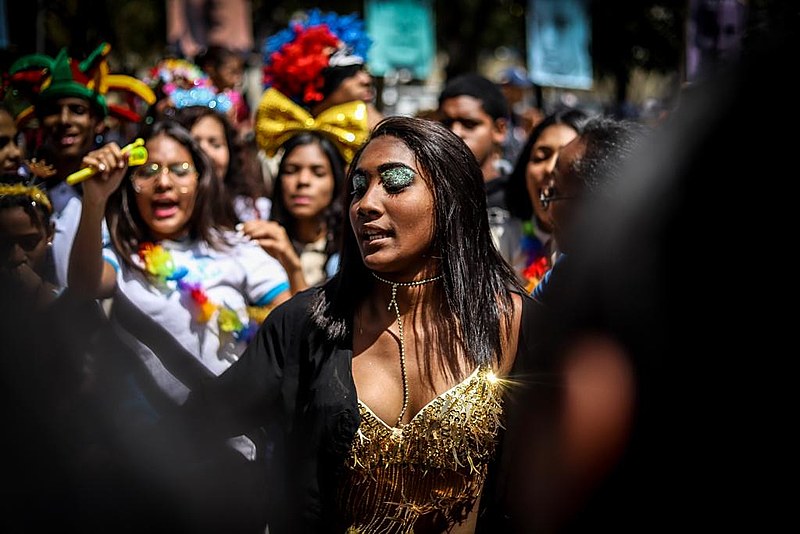Em 28 de fevereiro, enquanto na fronteira Venezuelana tudo borbulhava, carnaval ocorria normalmente em Caracas