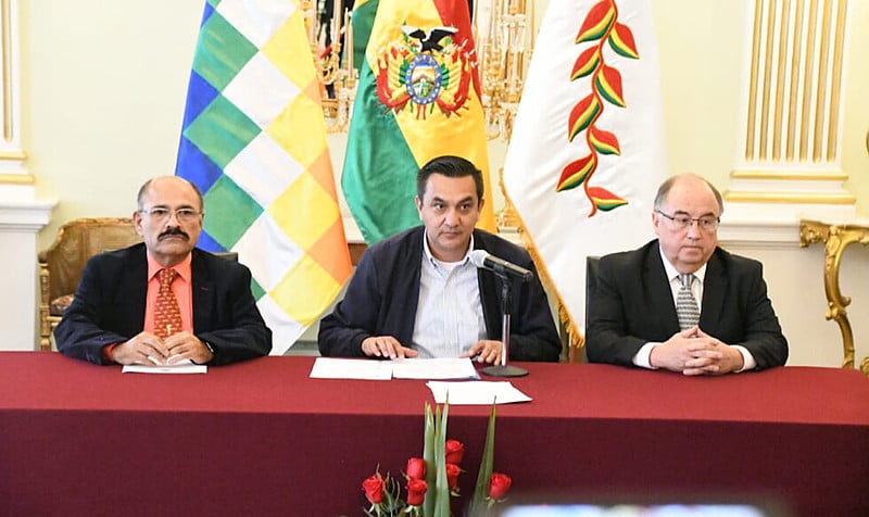 A chancelaria cubana considerou "inadmissível" a acusação da presidente interina boliviana, a quem classificou como "mentirosa" e "golpista"