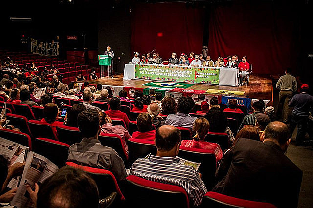 El Plan Popular de Emergencia es presentado en Brasília con participación de movimientos y parlamentarios