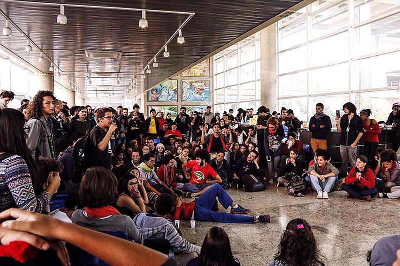 Estudantes ocupam o Centro Paula Souza nesta segunda (2)