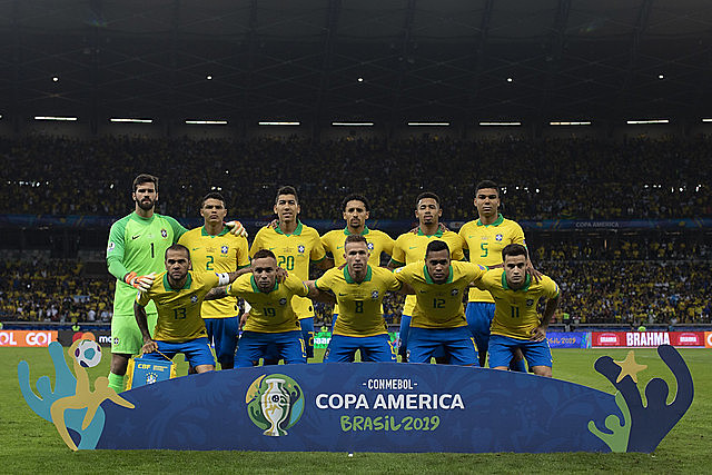 A Seleção Brasileira se garantiu na final da Copa América após vencer a Argentina por 2 a 0 na terça-feira (2)