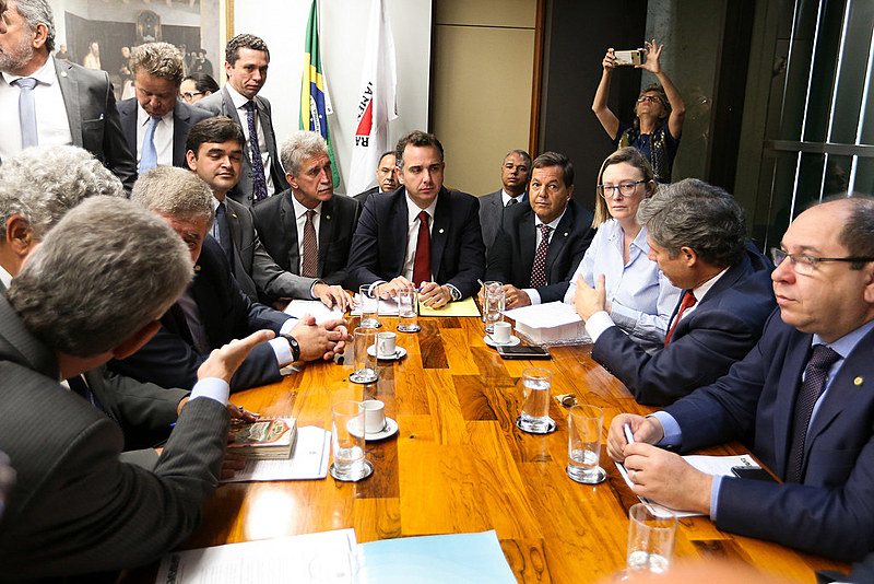 "Tudo leva a crer que Temer terá ampla maioria na votação na CCJ"