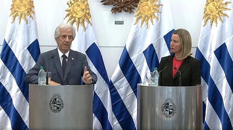 O presidente do Uruguai, Tabaré Vázquez, e Federica Mogherini, representante da União Europeia, durante entrevista coletiva