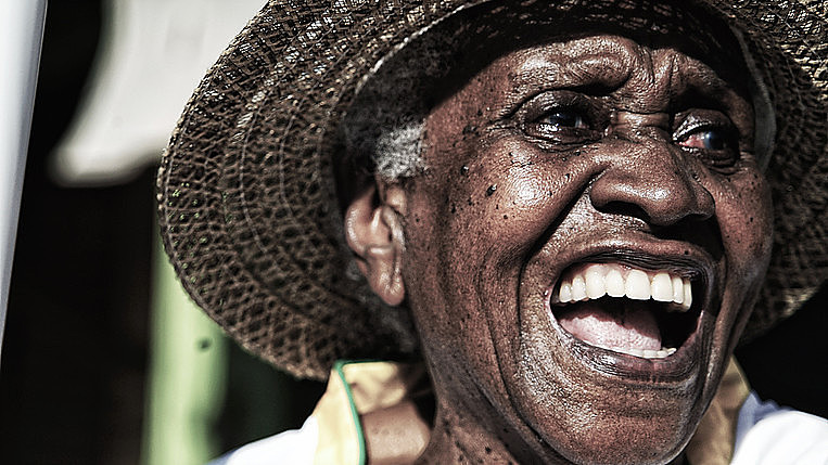 Barbadiana Ursula Maloney integra a mostra da fotógrafa Marcela Bonfim