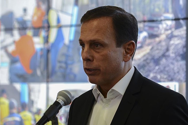 Pelo menos 484 mil crianças deixarão de receber o leite gratuitamente