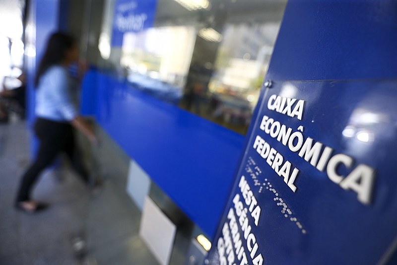 A Caixa Econômica Federal financia e executa programas sociais no Brasil