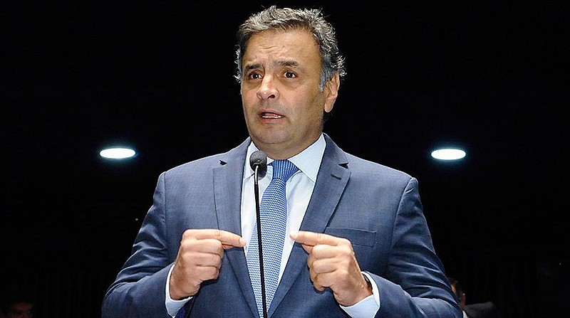 Os dois políticos conseguiram arrecadar R$ 7 milhões e ficou combinado que cada deputado receberia uma quantia de R$ 100 mil a R$ 300 mil. Machado disse que o maior montante desse valor foi destinado ao próprio Aécio.