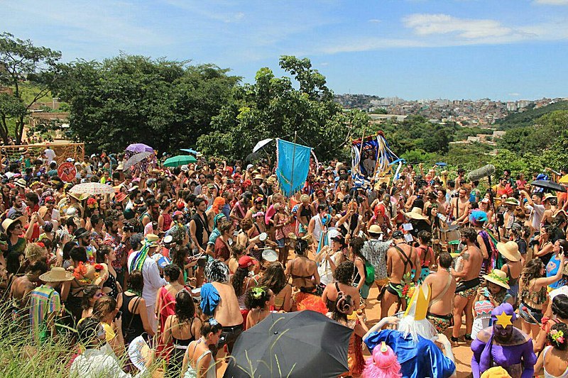 "Ligação entre festa e utopia está sempre presente"