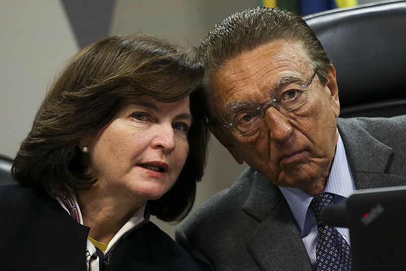 Raquel Dodge e o senador Edison Lobão (PMDB), durante sabatina na Comissão de Constituição e Justiça (CCJ) do Senado