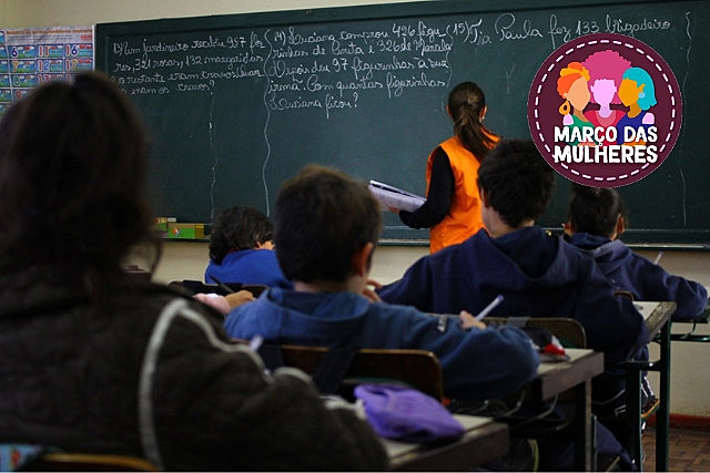 Regra aumenta em dez anos a idade mínima de aposentadoria das professoras sem garantia de valor justo