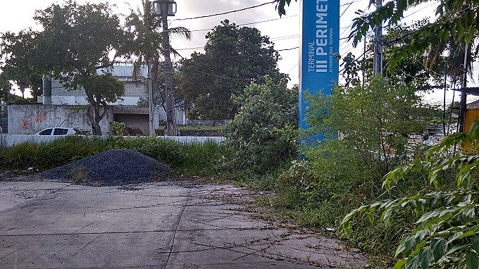 Terminal não concluído na Avenida Caxangá em Recife
