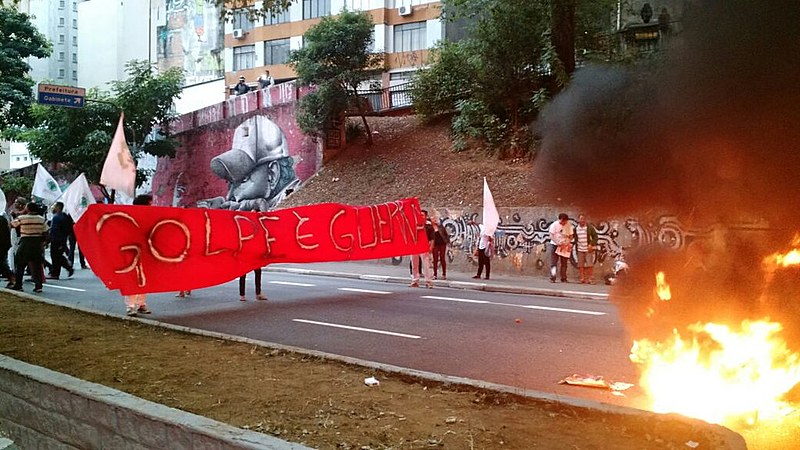 Via ficou paralisada aproximadamente 40 minutos na manhã desta terça-feira (10)