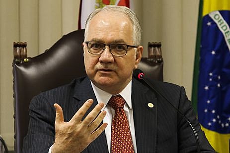 Ministro Fachin mandou nesta quarta-feira (28) uma ação penal de Lula voltar para fase de alegações finais