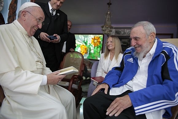 Papa Francisco e Fidel Castro durante visita do pontífice a Cuba em 2015