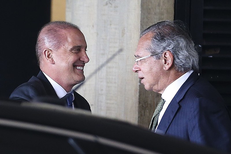 Ministro da Casa Civil, Onyx Lorenzoni, junto ao ministro de Economia, Paulo Guedes