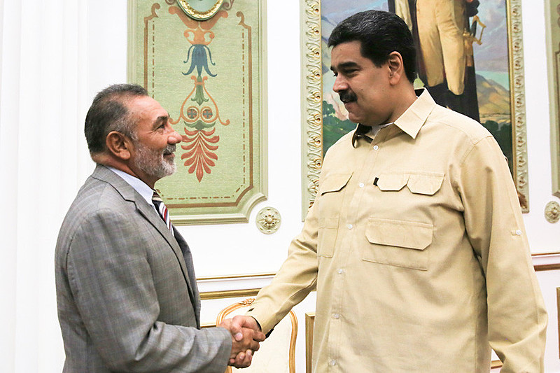 Senador Telmário Mota (PROS-RR) se reuniu com o presidente venezuelano, Nicolas Maduro, para tentar restabelecer relação entre os países