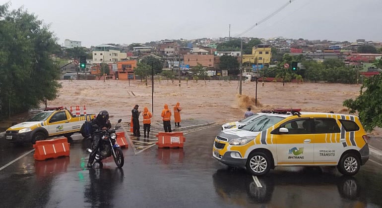 Em Minas Gerais, 61 pessoas perderam a vida nas últimas semanas por conta em desabamentos e alagamentos