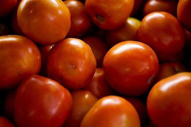 O tomate subiu nas 18 capitais, chegando a 117,38% em Florianópolis e 113,28% no Rio de Janeiro
