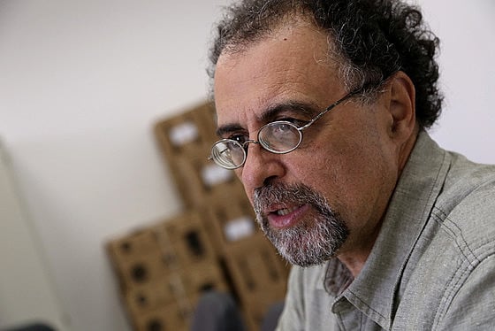 Democracia de araque ficará ainda mais desmoralizada, num mundo cada vez mais incerto", explica Fuser