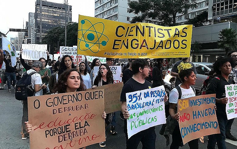 Marcha pela ciência SP; nova mobilização em São Paulo está marcada para o dia 15 de maio, quando ocorrerá a greve nacional da educação